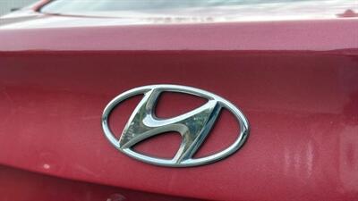 2015 Hyundai ELANTRA SE Sedan 4D - Photo 17 - Manassas, VA 20109