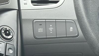 2015 Hyundai ELANTRA SE Sedan 4D - Photo 23 - Manassas, VA 20109