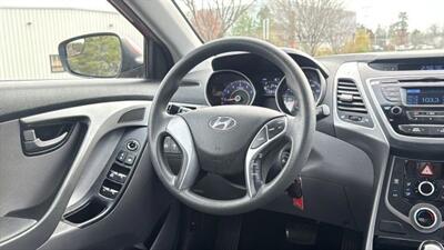 2015 Hyundai ELANTRA SE Sedan 4D - Photo 31 - Manassas, VA 20109