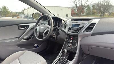 2015 Hyundai ELANTRA SE Sedan 4D - Photo 46 - Manassas, VA 20109