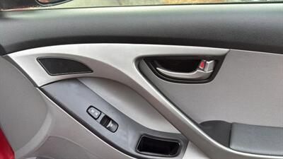 2015 Hyundai ELANTRA SE Sedan 4D - Photo 47 - Manassas, VA 20109