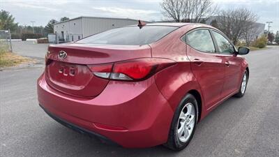 2015 Hyundai ELANTRA SE Sedan 4D - Photo 4 - Manassas, VA 20109