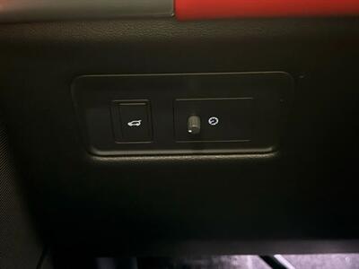 2020 Land Rover Range Rover Sport SVR Sport Utility 4D   - Photo 25 - Manassas, VA 20109