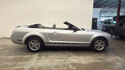 2005 Ford Mustang Deluxe Convertible 2D   - Photo 20 - Manassas, VA 20109
