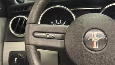 2005 Ford Mustang Deluxe Convertible 2D   - Photo 29 - Manassas, VA 20109