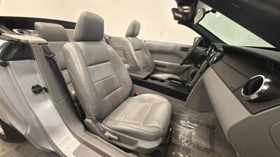 2005 Ford Mustang Deluxe Convertible 2D   - Photo 49 - Manassas, VA 20109