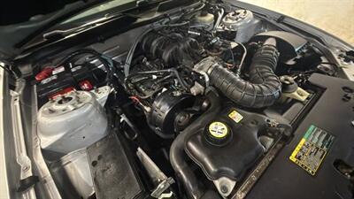 2005 Ford Mustang Deluxe Convertible 2D   - Photo 58 - Manassas, VA 20109