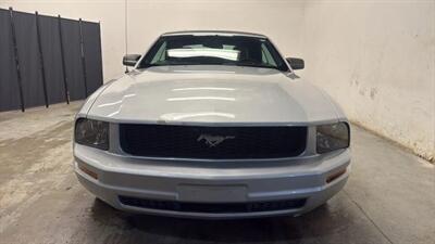 2005 Ford Mustang Deluxe Convertible 2D   - Photo 13 - Manassas, VA 20109