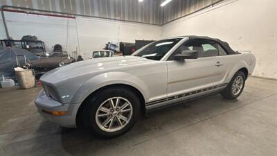 2005 Ford Mustang Deluxe Convertible 2D   - Photo 10 - Manassas, VA 20109