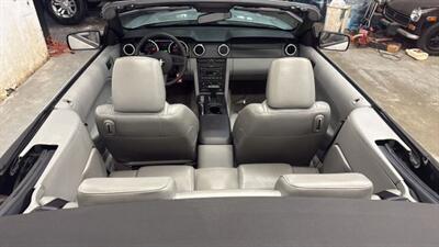 2005 Ford Mustang Deluxe Convertible 2D   - Photo 25 - Manassas, VA 20109