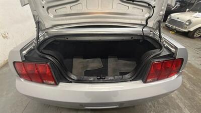 2005 Ford Mustang Deluxe Convertible 2D   - Photo 43 - Manassas, VA 20109