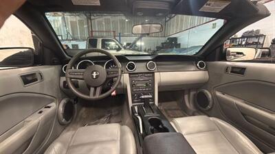 2005 Ford Mustang Deluxe Convertible 2D   - Photo 26 - Manassas, VA 20109