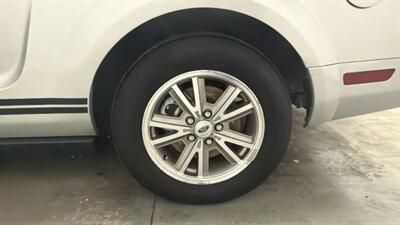 2005 Ford Mustang Deluxe Convertible 2D   - Photo 55 - Manassas, VA 20109