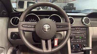 2005 Ford Mustang Deluxe Convertible 2D   - Photo 28 - Manassas, VA 20109