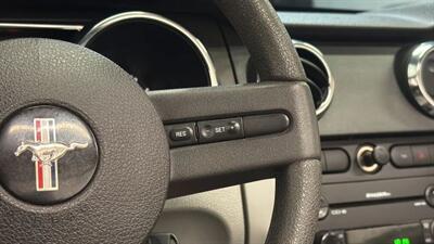 2005 Ford Mustang Deluxe Convertible 2D   - Photo 30 - Manassas, VA 20109