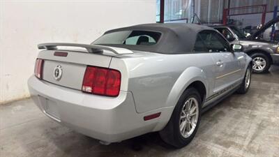 2005 Ford Mustang Deluxe Convertible 2D   - Photo 4 - Manassas, VA 20109