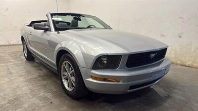 2005 Ford Mustang Deluxe Convertible 2D   - Photo 18 - Manassas, VA 20109
