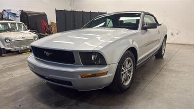 2005 Ford Mustang Deluxe Convertible 2D   - Photo 11 - Manassas, VA 20109