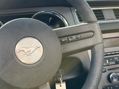 2012 Ford Mustang Convertible 2D   - Photo 35 - Manassas, VA 20109