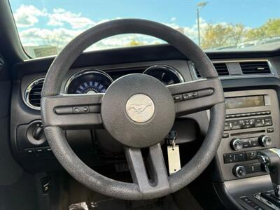 2012 Ford Mustang Convertible 2D   - Photo 33 - Manassas, VA 20109
