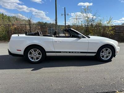 2012 Ford Mustang Convertible 2D   - Photo 20 - Manassas, VA 20109