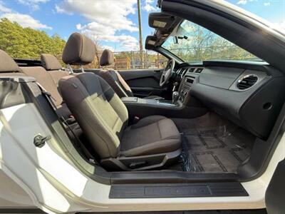 2012 Ford Mustang Convertible 2D   - Photo 45 - Manassas, VA 20109
