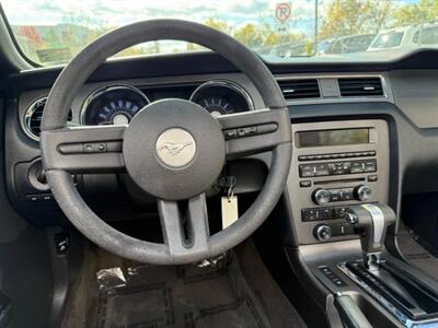 2012 Ford Mustang Convertible 2D   - Photo 32 - Manassas, VA 20109