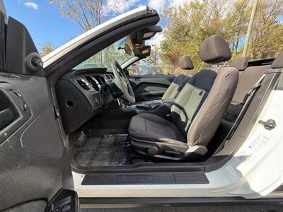 2012 Ford Mustang Convertible 2D   - Photo 37 - Manassas, VA 20109