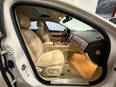 2009 Jaguar XF Luxury Sedan 4D   - Photo 45 - Manassas, VA 20109