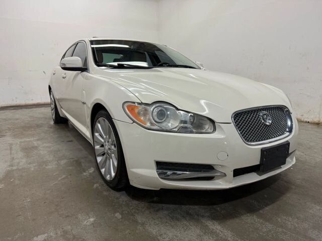 2009 Jaguar XF Luxury Sedan 4D  