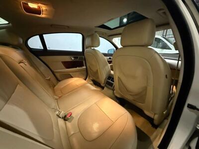 2009 Jaguar XF Luxury Sedan 4D   - Photo 43 - Manassas, VA 20109