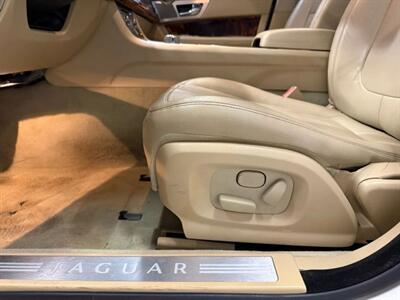 2009 Jaguar XF Luxury Sedan 4D   - Photo 36 - Manassas, VA 20109