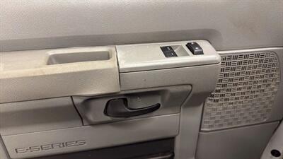 2014 Ford Extended Van 3D - Photo 22 - Manassas, VA 20109