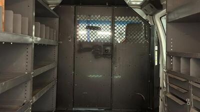 2014 Ford Extended Van 3D - Photo 31 - Manassas, VA 20109