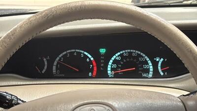 2001 Toyota Avalon XL Sedan 4D   - Photo 23 - Manassas, VA 20109