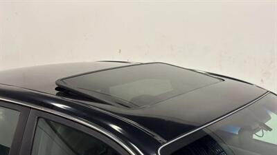 2001 Toyota Avalon XL Sedan 4D   - Photo 18 - Manassas, VA 20109