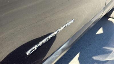 2016 Jeep Cherokee Limited Sport Utility 4D   - Photo 16 - Manassas, VA 20109