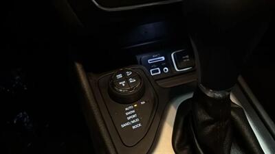 2015 Jeep Cherokee TrailHawk Sport Utility 4D   - Photo 32 - Manassas, VA 20109