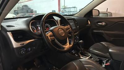 2015 Jeep Cherokee TrailHawk Sport Utility 4D   - Photo 43 - Manassas, VA 20109