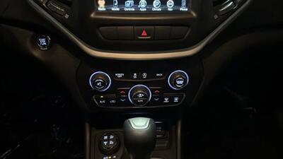 2015 Jeep Cherokee TrailHawk Sport Utility 4D   - Photo 29 - Manassas, VA 20109
