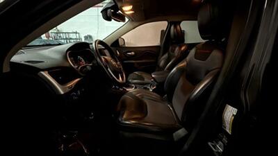 2015 Jeep Cherokee TrailHawk Sport Utility 4D   - Photo 40 - Manassas, VA 20109