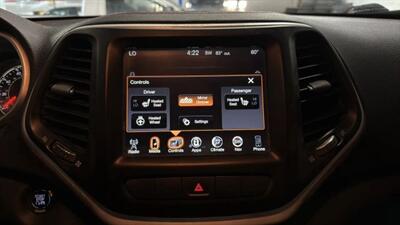 2015 Jeep Cherokee TrailHawk Sport Utility 4D   - Photo 34 - Manassas, VA 20109
