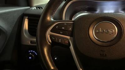 2015 Jeep Cherokee TrailHawk Sport Utility 4D   - Photo 23 - Manassas, VA 20109