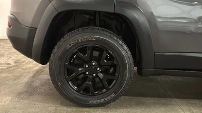 2015 Jeep Cherokee TrailHawk Sport Utility 4D   - Photo 60 - Manassas, VA 20109
