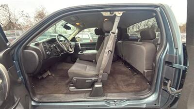 2010 Chevrolet Silverado 1500 LT Pickup 4D 8 ft   - Photo 15 - Manassas, VA 20109