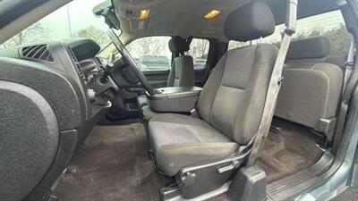 2010 Chevrolet Silverado 1500 LT Pickup 4D 8 ft   - Photo 17 - Manassas, VA 20109