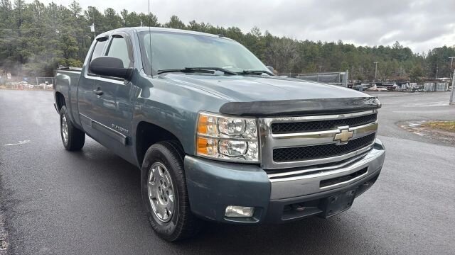 2010 Chevrolet Silverado 1500 LT Pickup 4D 8 ft  