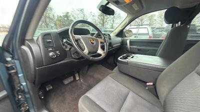2010 Chevrolet Silverado 1500 LT Pickup 4D 8 ft   - Photo 18 - Manassas, VA 20109