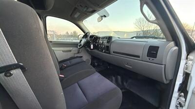 2011 Chevrolet Silverado 2500 Work Truck Pickup 2D 8 ft   - Photo 34 - Manassas, VA 20109