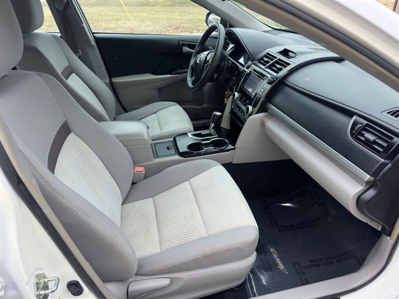 2014 Toyota Camry LE - Photo 21 - Indianapolis, IN 46234